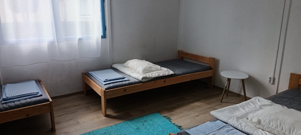 DrótSzarvas Üdülőház – Háromágyas szoba -2