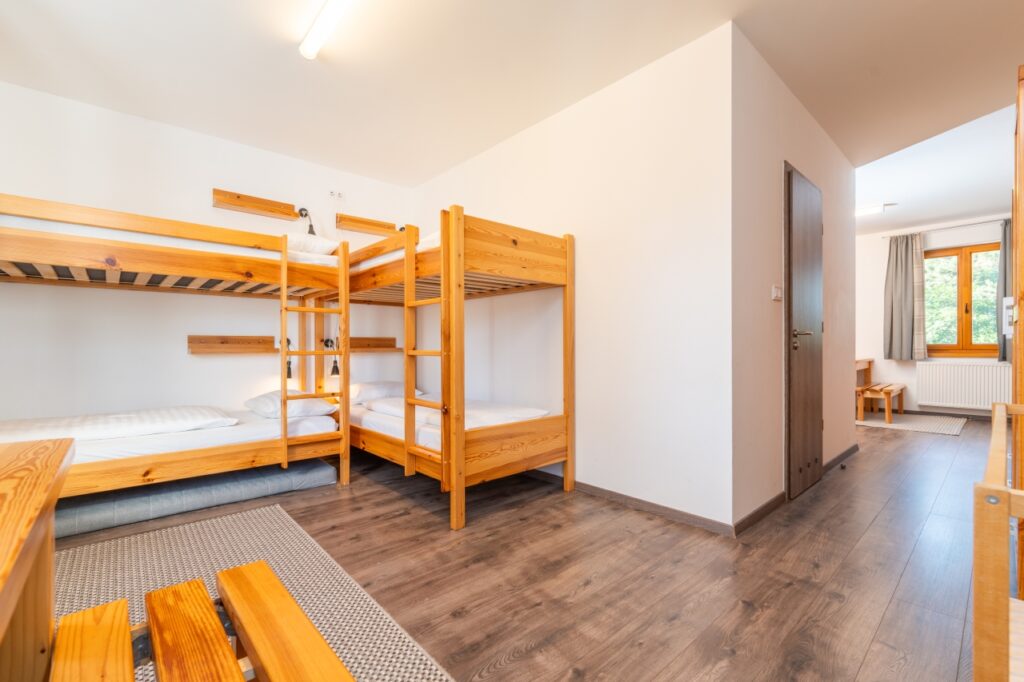 Rotter Lajos Turistaház – 6 férőhelyes emeletes ágyas szoba – 3