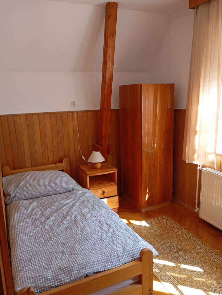 Koldusszállási Vadászház – Szoba 5. (1 személyes)