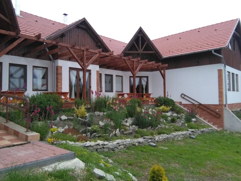 Kaptárkő Porta